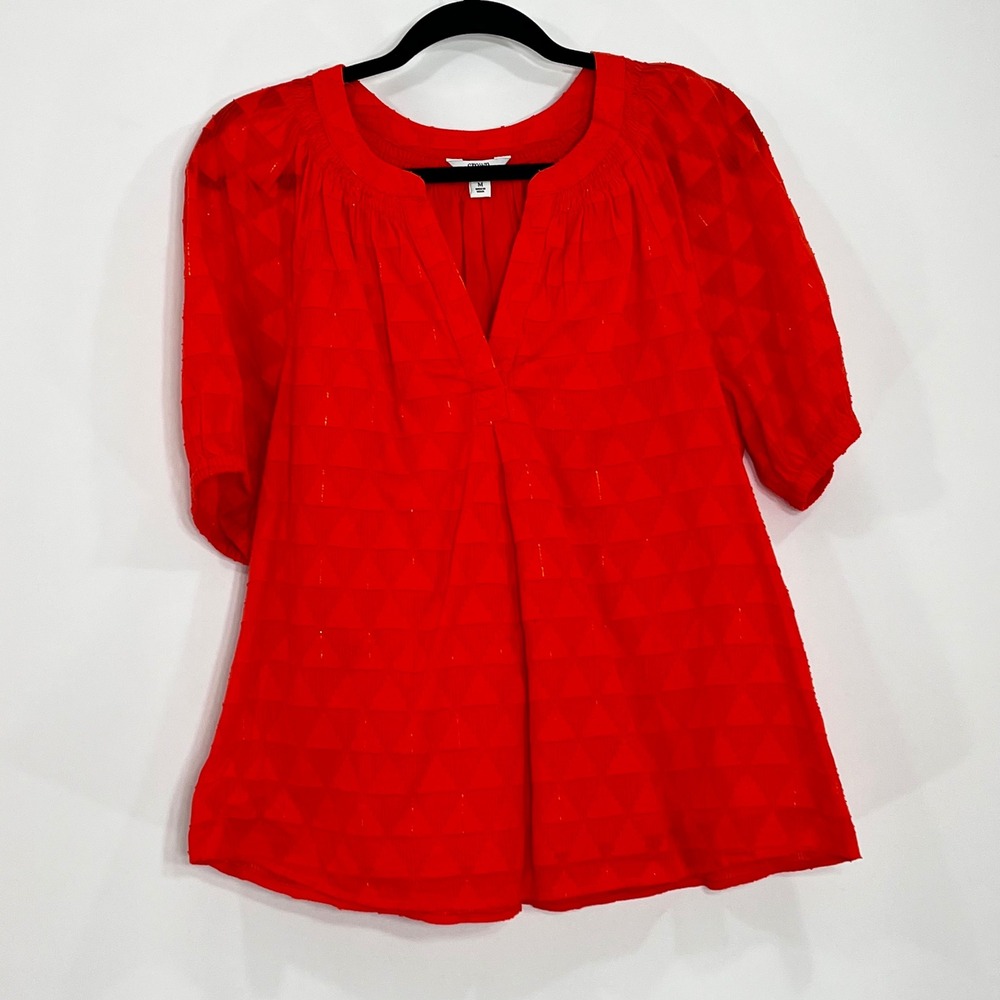 Crown & Ivy Red Geometric Clip Dot Split V-Neck Short Puff Sleeve Blouse Medium
